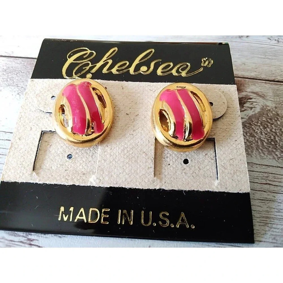 Chelsea Jewelry - Perfect Condition Pink and Gold Plated 1980s Vintage Earrings